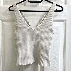 Aritzia Double V Sculpt Knit Sleeveless Cropped Crop Tank Top White Ribbed